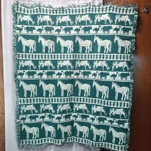 Farm Animal Woven Tapestry Throw Blanket Green White Frayed Edges Country